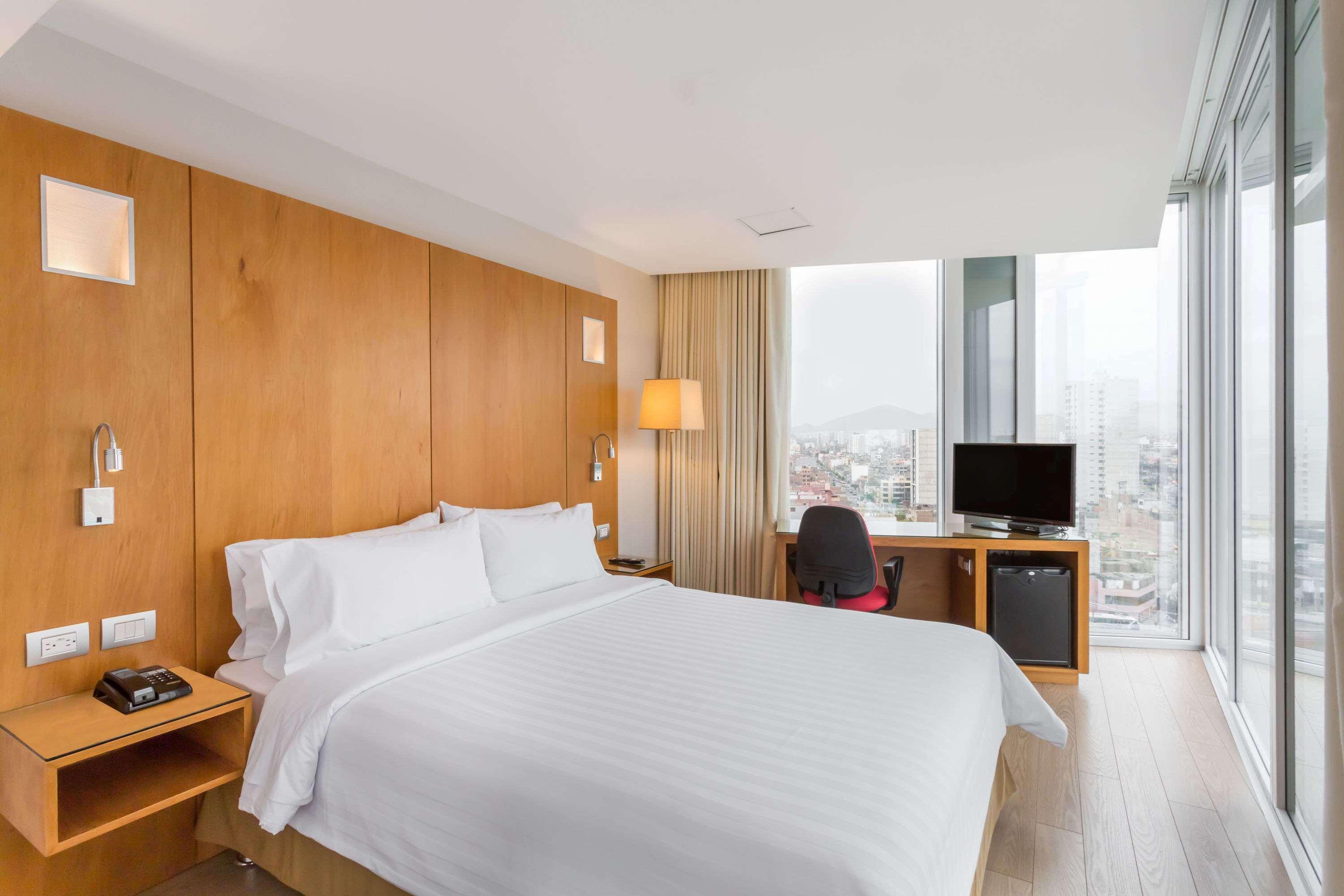 Ramada Encore By Wyndham Lima San Isidro Экстерьер фото