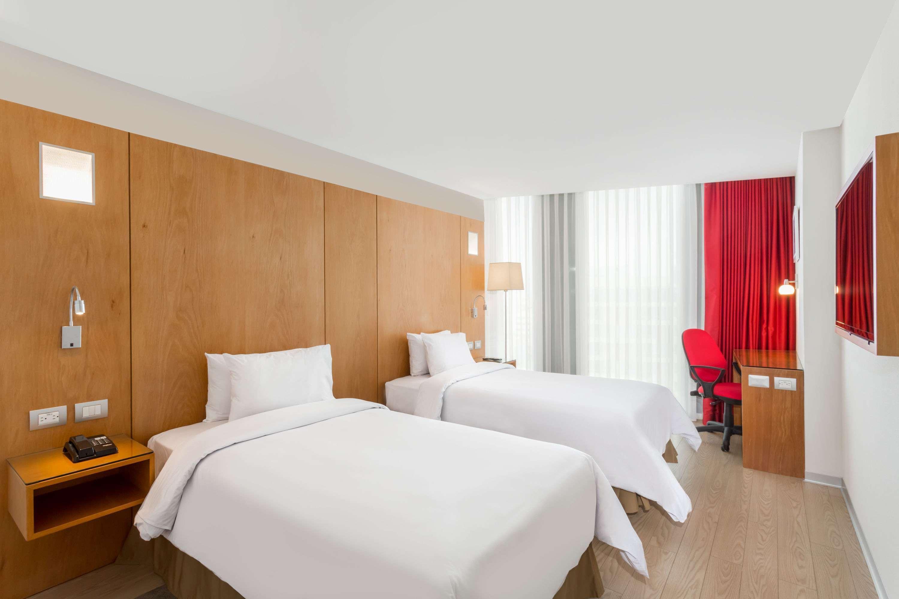 Ramada Encore By Wyndham Lima San Isidro Экстерьер фото